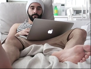 Hairy muscle Arab jock foot worship foot fetish daddy hd